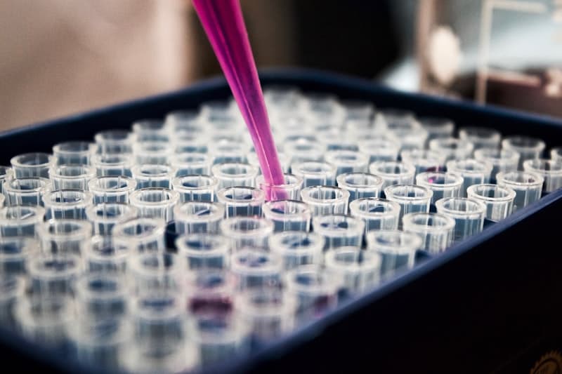 Trabajar en proyectos de investigación aplicada en el desarrollo y aplicación de algoritmos de inteligencia artificial.